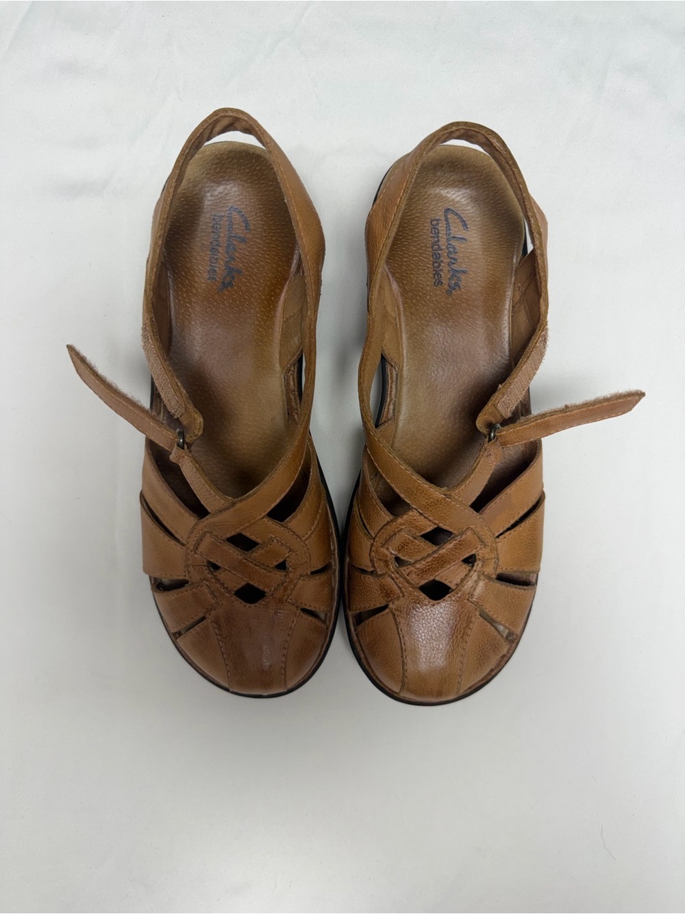 Clark’s Bendables Women’s Tan Closed Toed Sandals 817217 Size 8M Gently Worn
